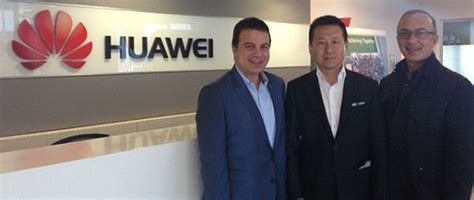 H­u­a­w­e­i­ ­T­e­k­n­o­t­e­k­s­ ­i­l­e­ ­D­i­s­t­r­i­b­ü­t­ö­r­l­ü­k­ ­İ­ç­i­n­ ­E­l­ ­S­ı­k­ı­ş­t­ı­
